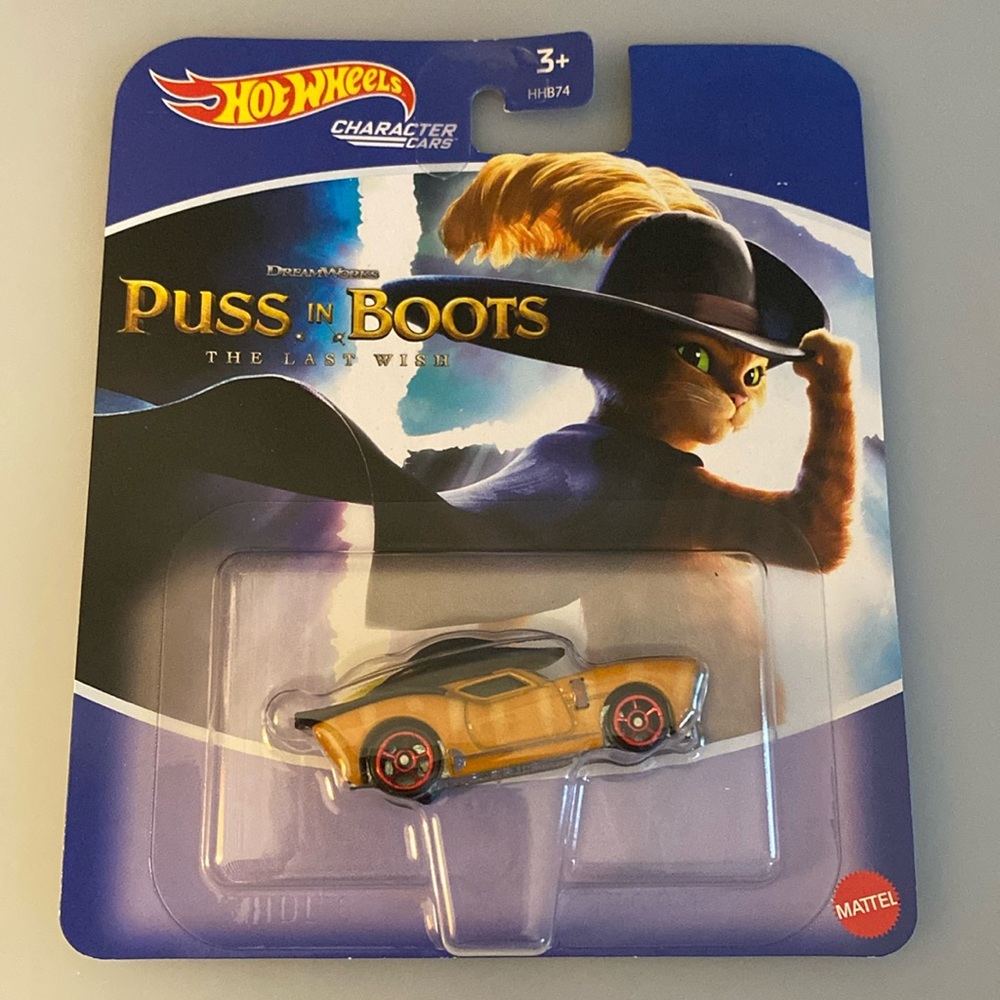 Hot Wheels Character Cars Puss in Boots